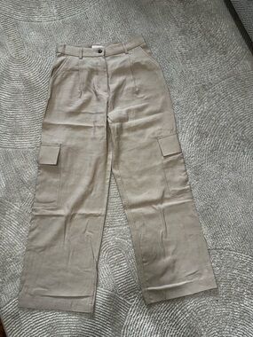 H&M Wide Leg Cargo Trousers in Light Beige